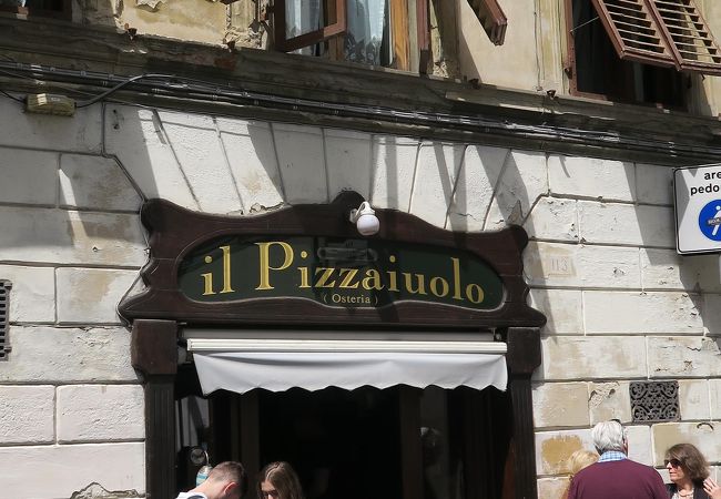 フィレンツェで一番美味しいピザ屋と聞いて