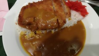 味、価格、待ち時間を考えれば満足度の高い店