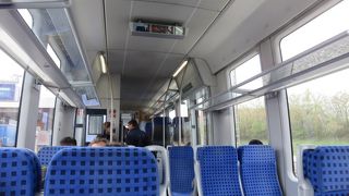 列車の車内は・・・