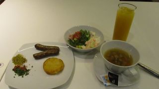 ターミナル２－Ｈのラウンジを利用しました