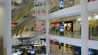 巨大なショッピングモールだ！