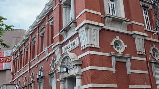 大通りに光っています