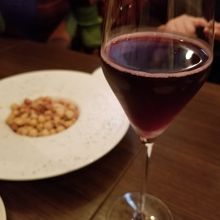 赤のスパークリングは珍しい