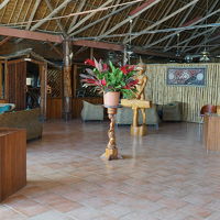 キング・ソロモンホテルの特徴は、鮮やかなミクロネシアの調度