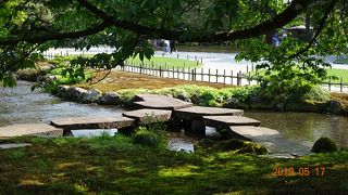 きっとみんな寿命が延びると言われているので渡ったから、橋に寿命が来たようで皮肉な話です。