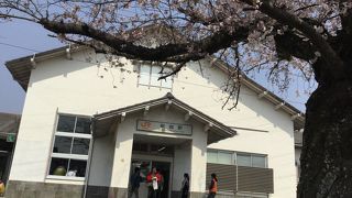 豊橋駅9:50発の最初の停車駅が新城駅です。