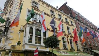 ジ オリバー セント ジョン ゴガティーズ