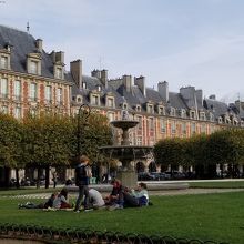 ヴォージュ広場