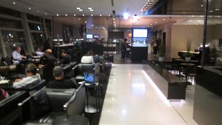 シャワーは３０人待ち状態