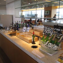 成田空港国際線 JALサクララウンジ