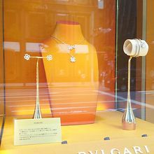 ブルガリは開店前から飾ってあります！(*´ω｀*)