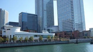 晴海通り沿いの複合施設