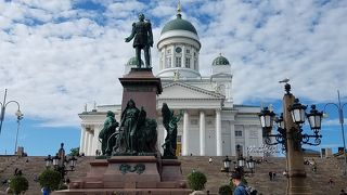 ヘルシンキ大聖堂向かいの広場