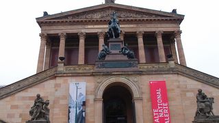 フリードリヒやベックリンの作品があります