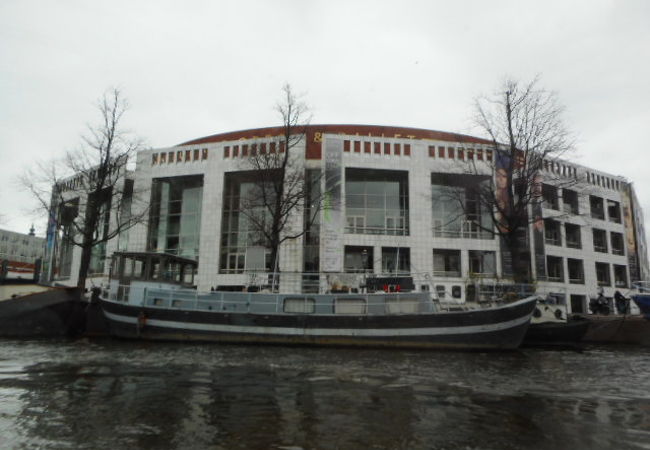 ミュージックシアター