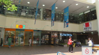 六区にある老舗商業施設