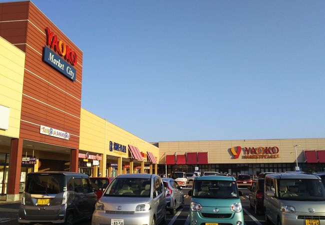 郊外ショッピングセンター