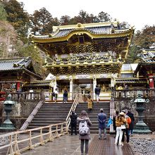 息を吞む装飾が随所にちりばめられております。