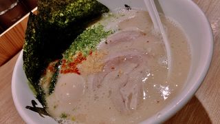 クリーミーあっさり豚骨スープ！美味しい。