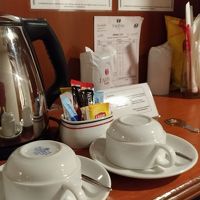 お湯を沸かしたあとのポットの側面がとても熱くなるので注意