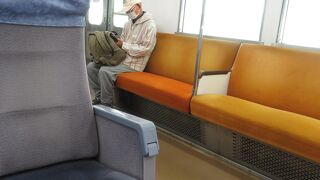 私が乗ったのは伊東から伊豆急下田へ乗り換えなしでした