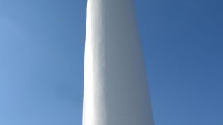 真っ直ぐ青空に聳える真っ白な灯台を観て来ました!!