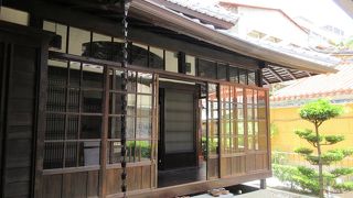 嘗ての高級料亭。BGMは昭和の古い演歌でした。