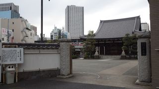 旧東海道川崎宿に位置するお寺