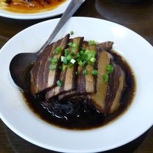皮つき豚ばら肉とからし菜蒸し