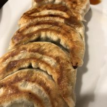 ここに来たら餃子は外せない
