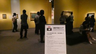 撮影可能絵画の展示スペース