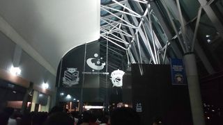 駅から少し歩きます