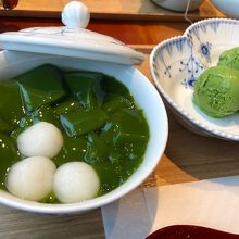 煎茶ゼリーとアイスのセット、お茶の味が濃くておいしい