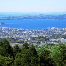 本丸跡からの七尾湾の眺めは絶景です