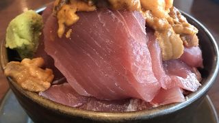 海鮮丼のネタの一部が凍ってました。