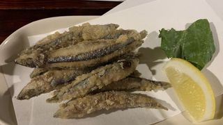 店内は狭いが料理は美味しい