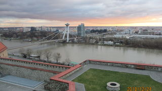 ドナウ川沿いの展望レストラン