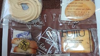 伝統のフランス菓子がずらり