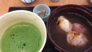 抹茶の美味しい駅前のカフェ