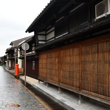 千本格子の街並み