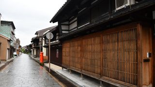 千本格子の街並み