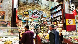 ガラタ橋に向かう途中で通りました・エジプシャンバザール