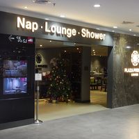 ランドサイド・マッサージ店側