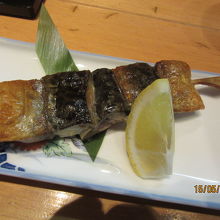 焼き加減抜群のサバ串焼き