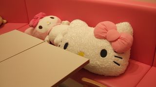 カフェにもキャラクターがいっぱい