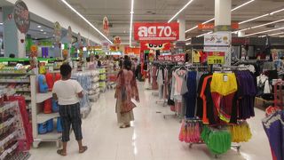 黒系の服のセール