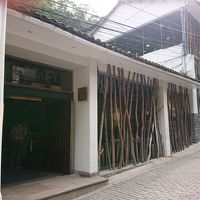 木を使ったしゃれた外観