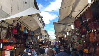 革のにおいがふんぷんと