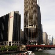 川から眺めるシカゴの景色