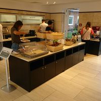 朝食。豪華さはない。